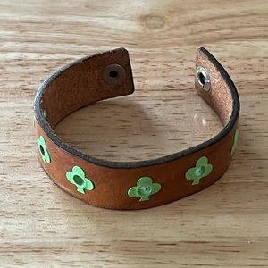 Leather shamrock bracelet